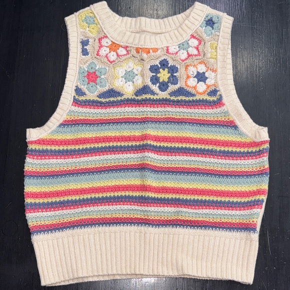 American Eagle Outfitters Sweaters - american eagle sweater vest. size xs. multi colored. excellent used condition.